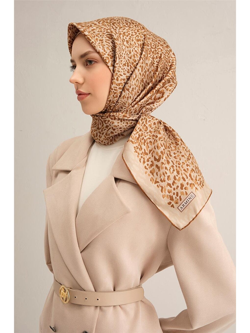 Kahverengi Leopar Desenli Saf İpek Twill Eşarp 9352 52-2