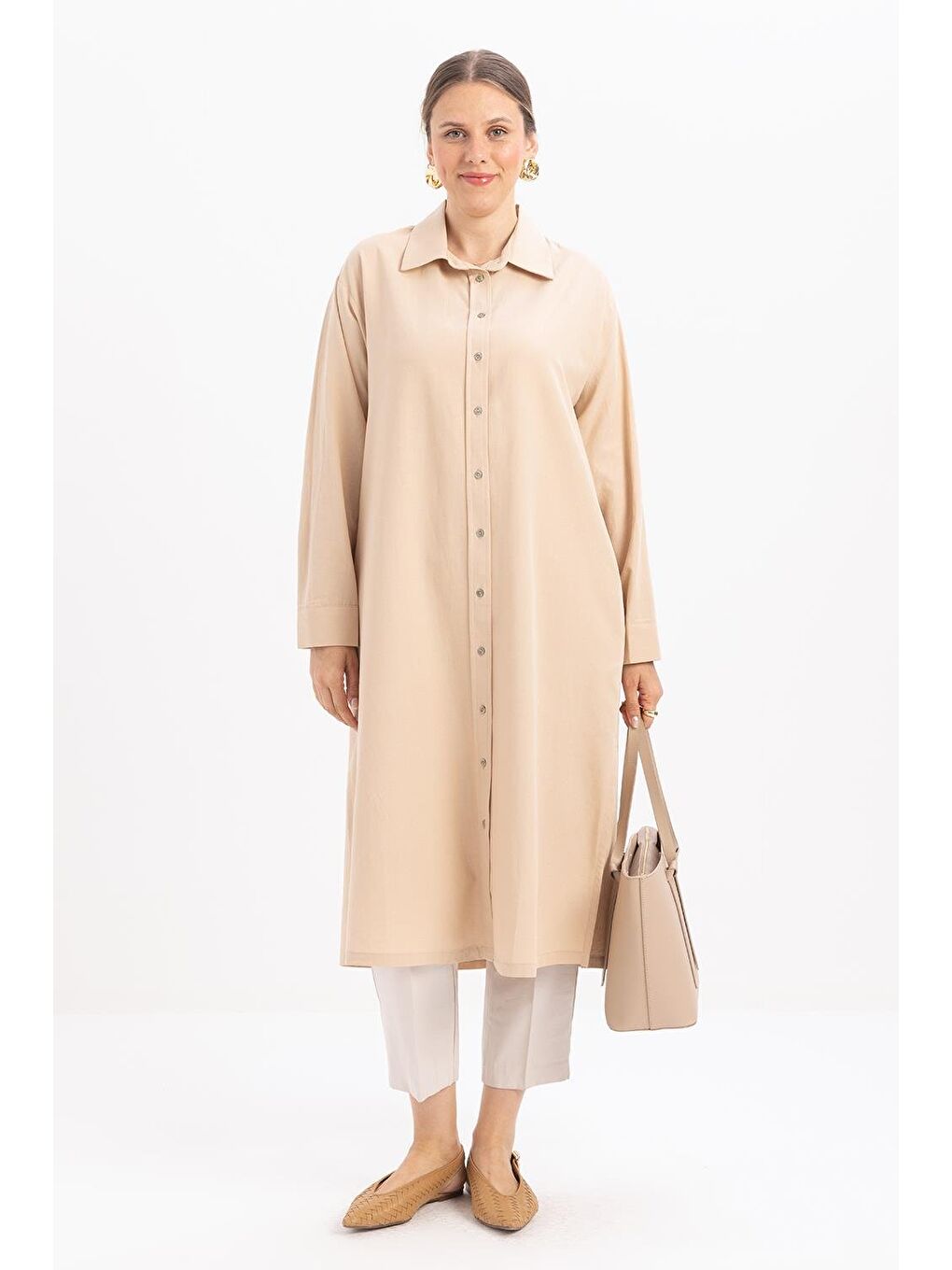 Bej-Yırtmaçlı Patlı Uzun Gömlek-1