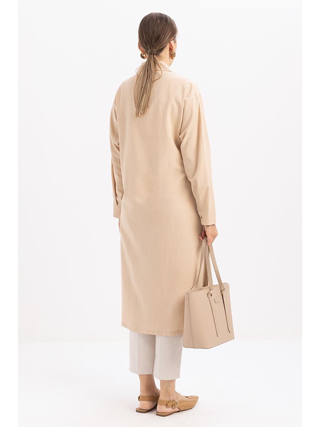 Bej-Yırtmaçlı Patlı Uzun Gömlek-3