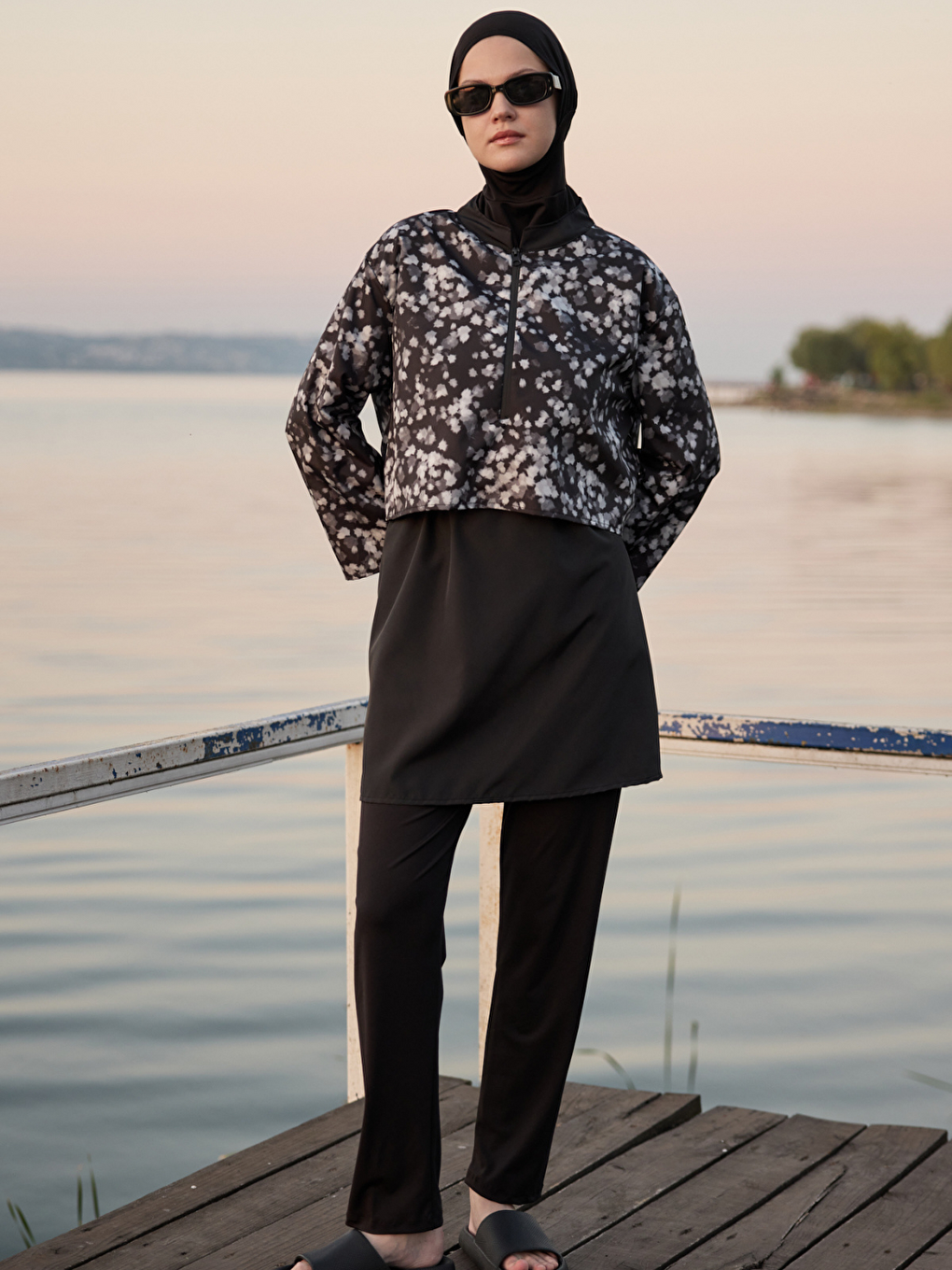 Kadın Tesettür Beyaz Nokta Fırça Baskılı Tam Kapalı 3 Parça Mayo Takımı-5