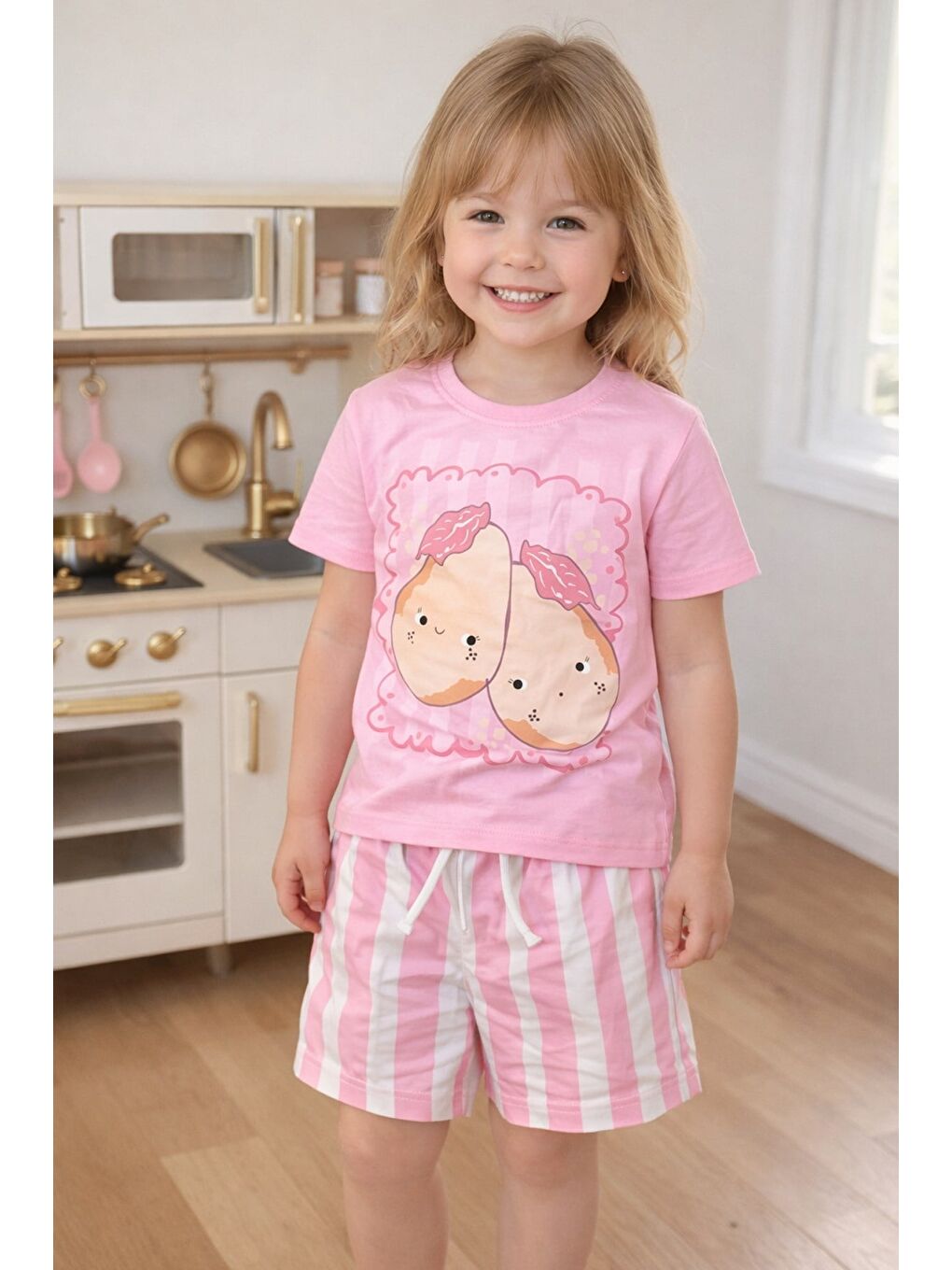 Pembe Kız Çocuk Pamuklu Meyve Baskılı T-Shirt Ve Çizgili Şort Alt Üst Takım