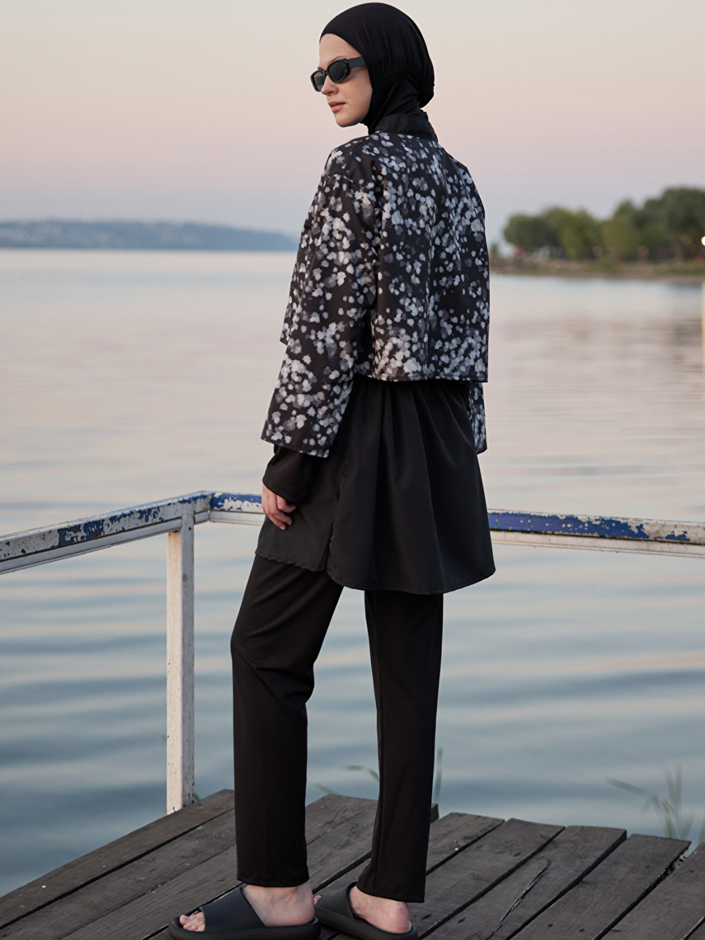 Kadın Tesettür Beyaz Nokta Fırça Baskılı Tam Kapalı 3 Parça Mayo Takımı-6