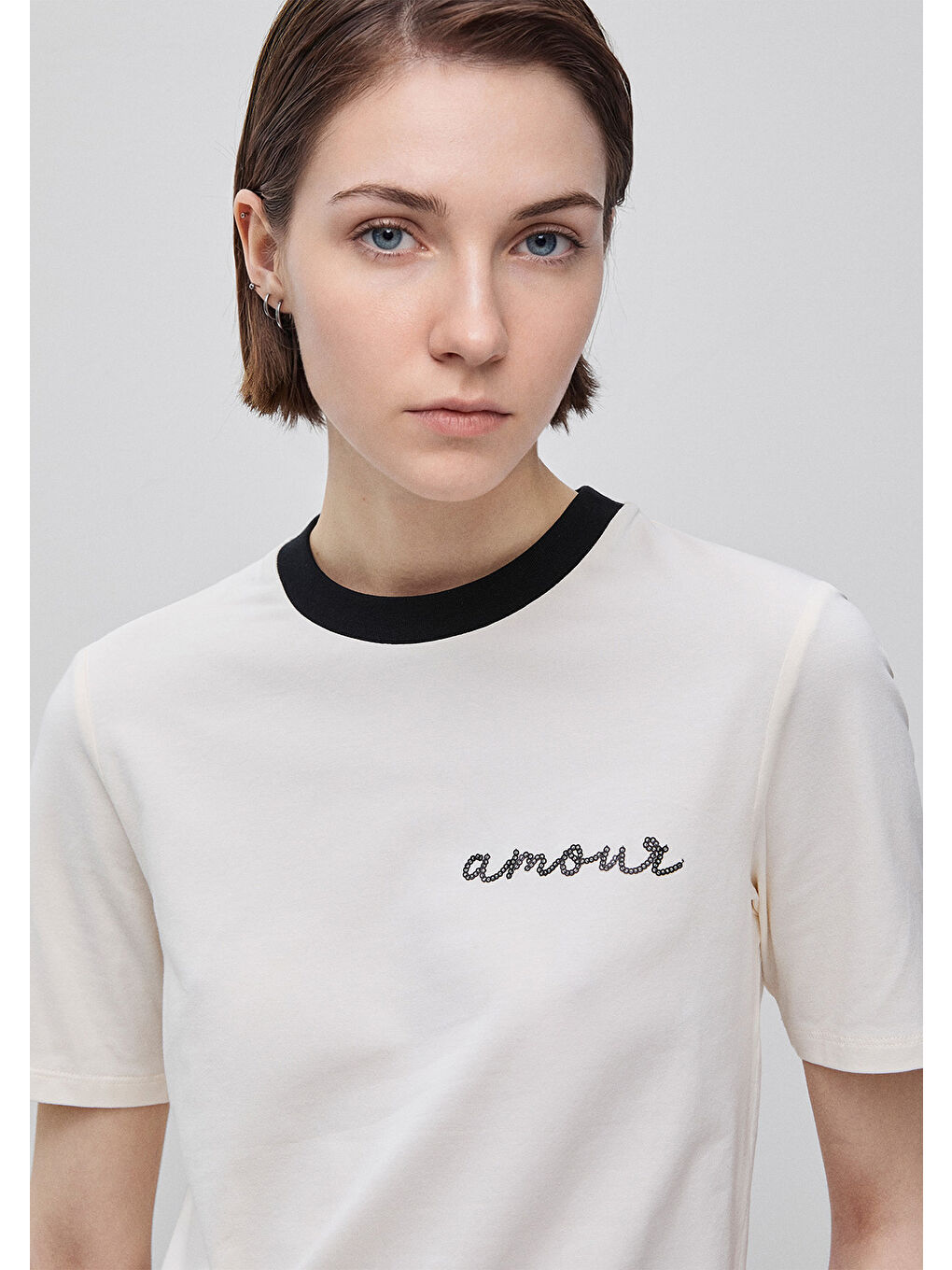 Ekru Kadın Krem Pamuk Karışımlı Payetli Nakışlı Bisiklet Yaka T-Shirt-5