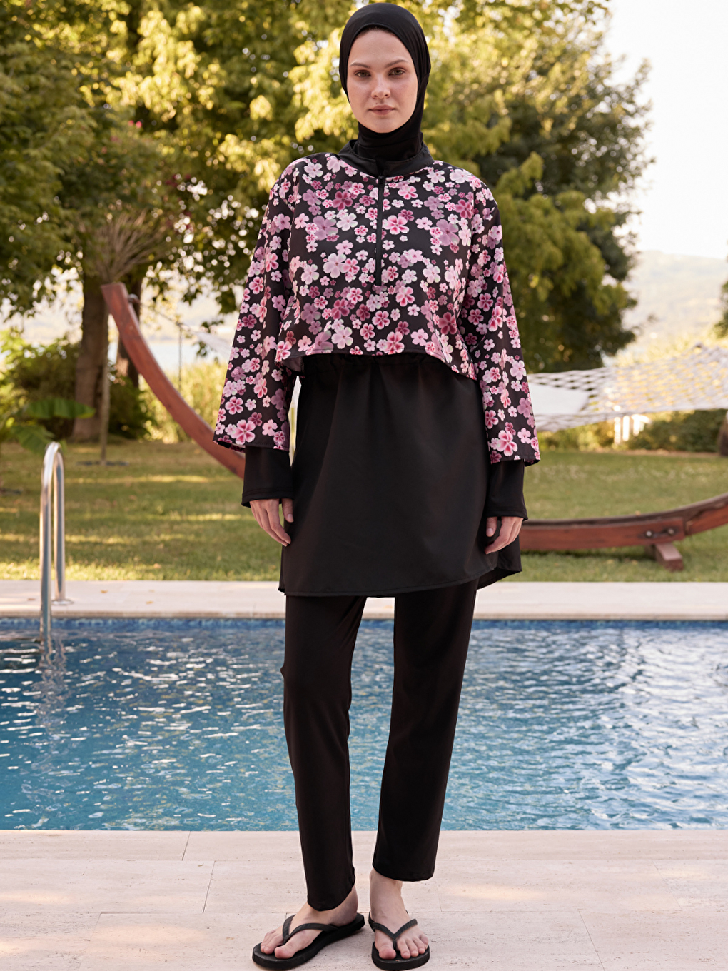 Kadın Tesettür Canlı Pembe Yonca Baskılı Tam Kapalı 3 Parça Mayo Takımı