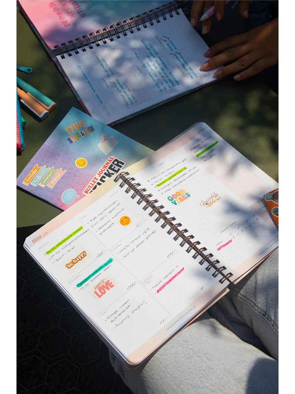 17 Aylık Akademik Ajanda 17x24 Spiralli 23/24 Stickerlı Marble-3