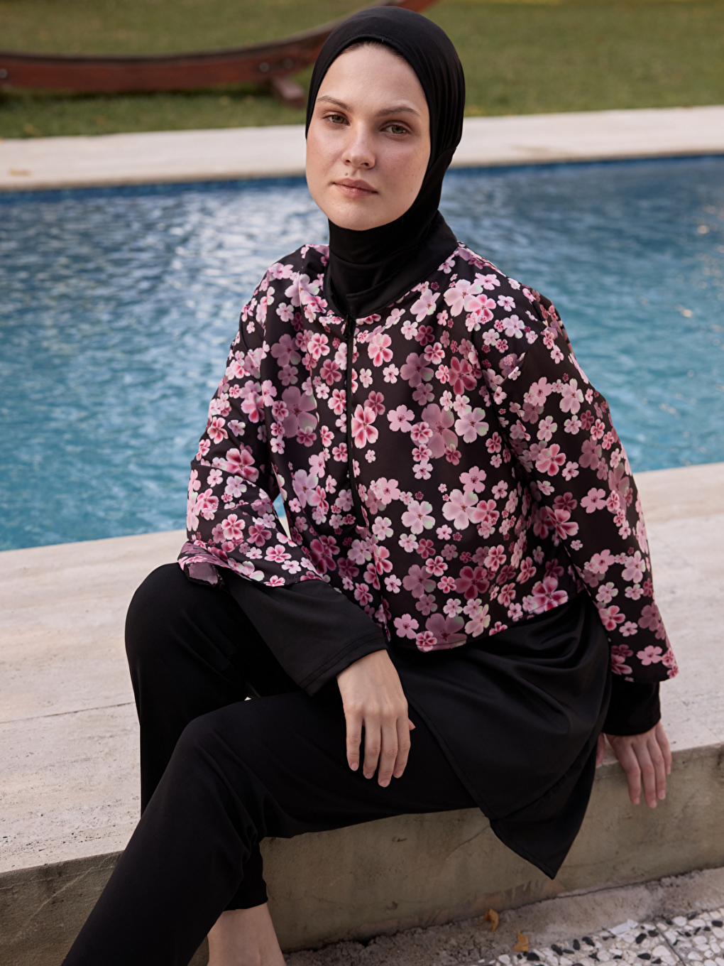 Kadın Tesettür Canlı Pembe Yonca Baskılı Tam Kapalı 3 Parça Mayo Takımı-2