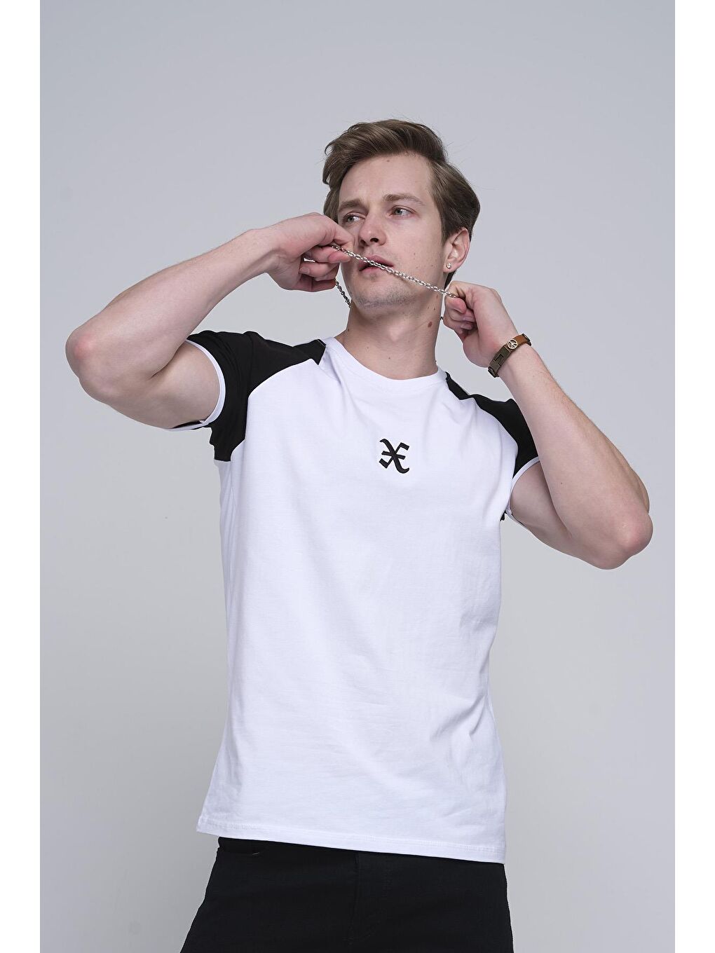 Beyaz Slim Fit Likralı Omuz Şeritli Erkek Tişört-1