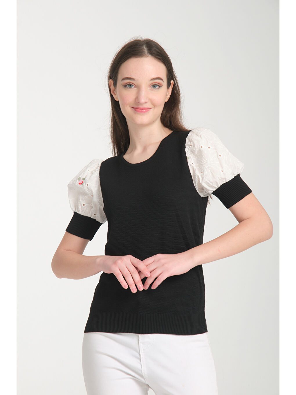 Siyah Kadın Kolu Nakışlı Bluz 5857
