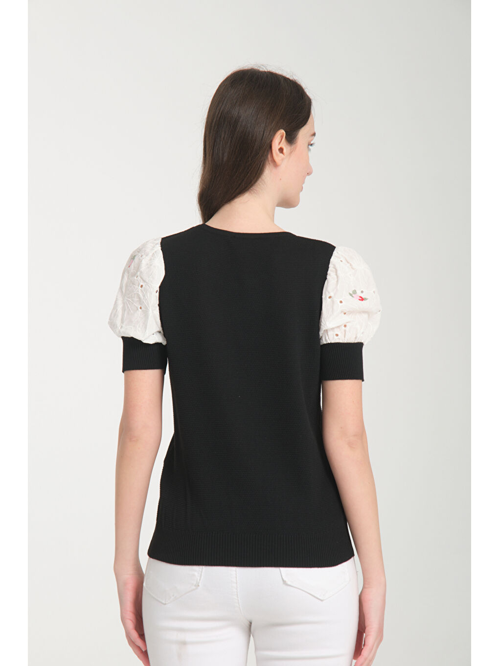 Siyah Kadın Kolu Nakışlı Bluz 5857-3