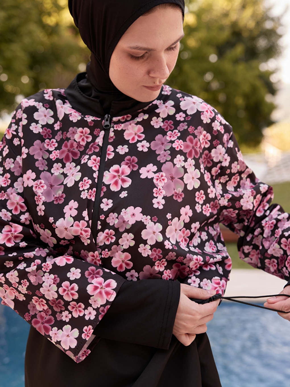 Kadın Tesettür Canlı Pembe Yonca Baskılı Tam Kapalı 3 Parça Mayo Takımı-4