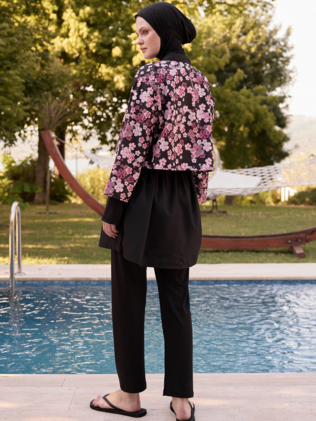 Kadın Tesettür Canlı Pembe Yonca Baskılı Tam Kapalı 3 Parça Mayo Takımı-7