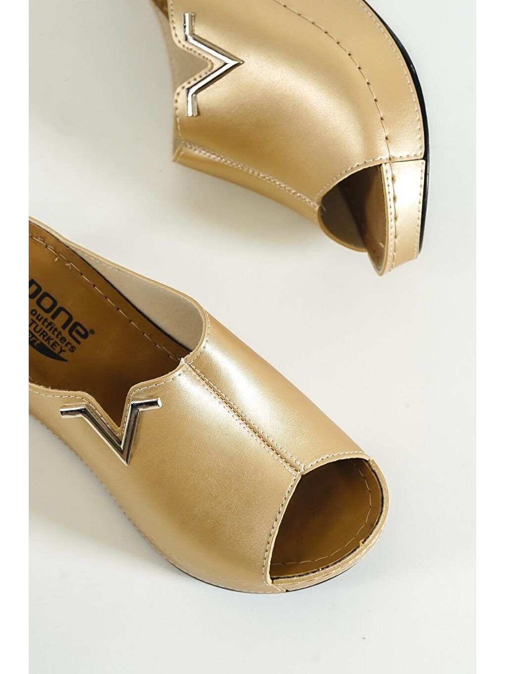 Sarı 6145 Kadın Dolgu Topuklu V Toka Terlik-1