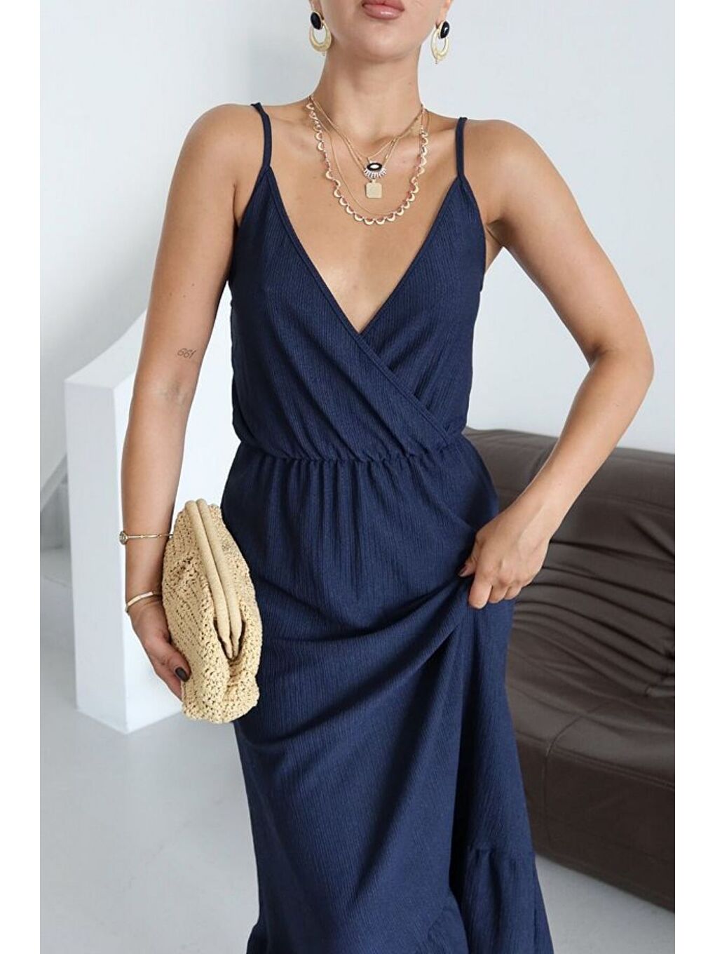Kadın Lacivert Askılı Kruvaze Maxi Boy Krinkıl Elbise-1