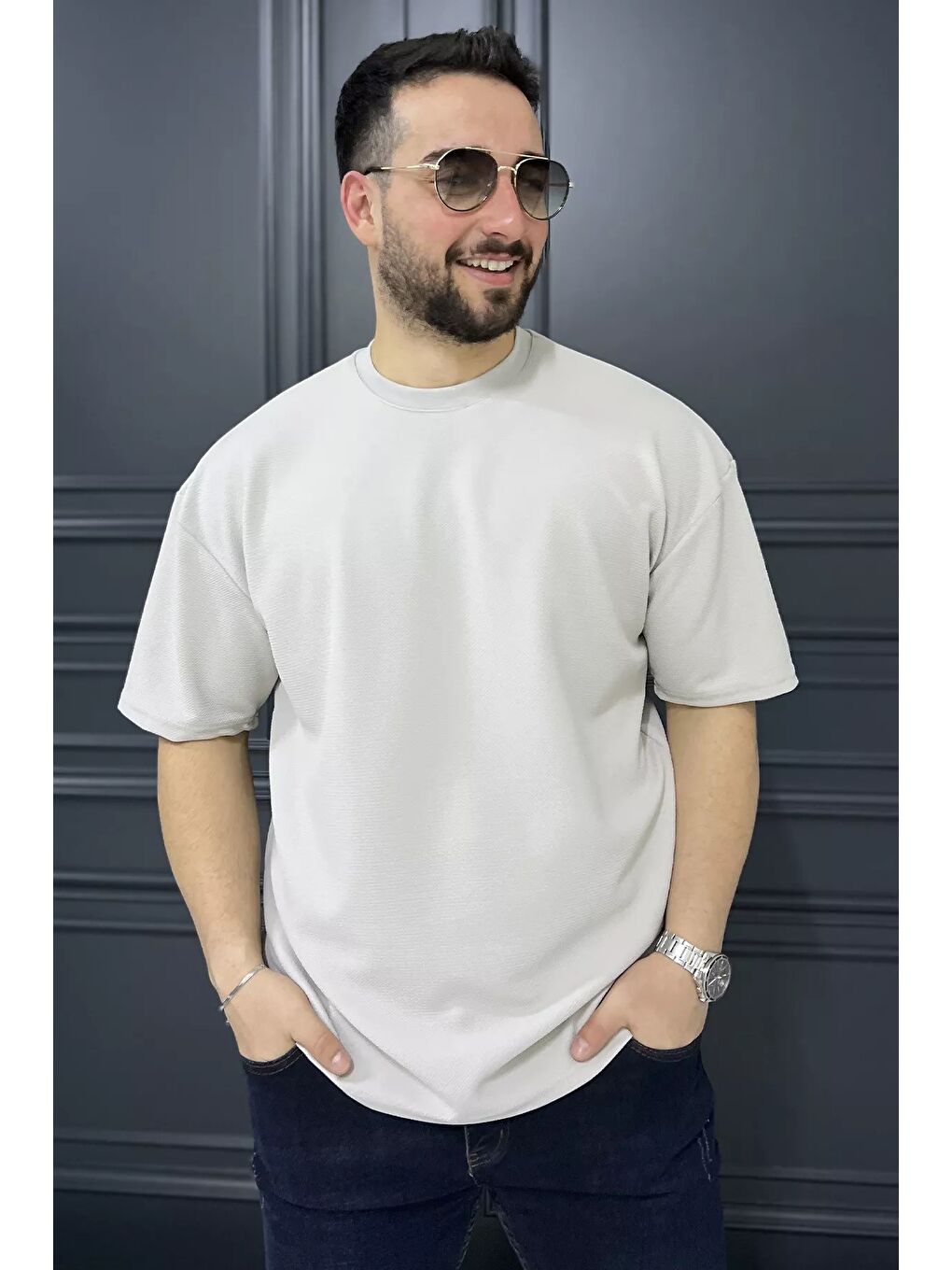 Gri Erkek Bisiklet Yaka Kendinden Desenli Tişört-1