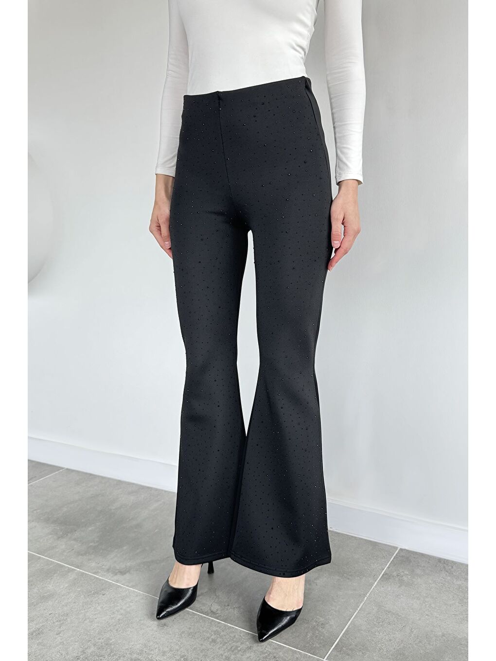 Siyah Kadın Bel Lastikli Taş İşlemeli Elastanlı İspanyol Paça Pantolon-1
