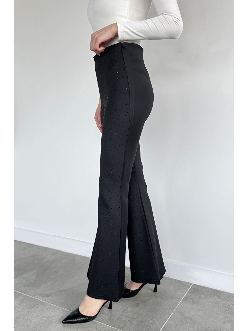 Siyah Kadın Bel Lastikli Taş İşlemeli Elastanlı İspanyol Paça Pantolon-2