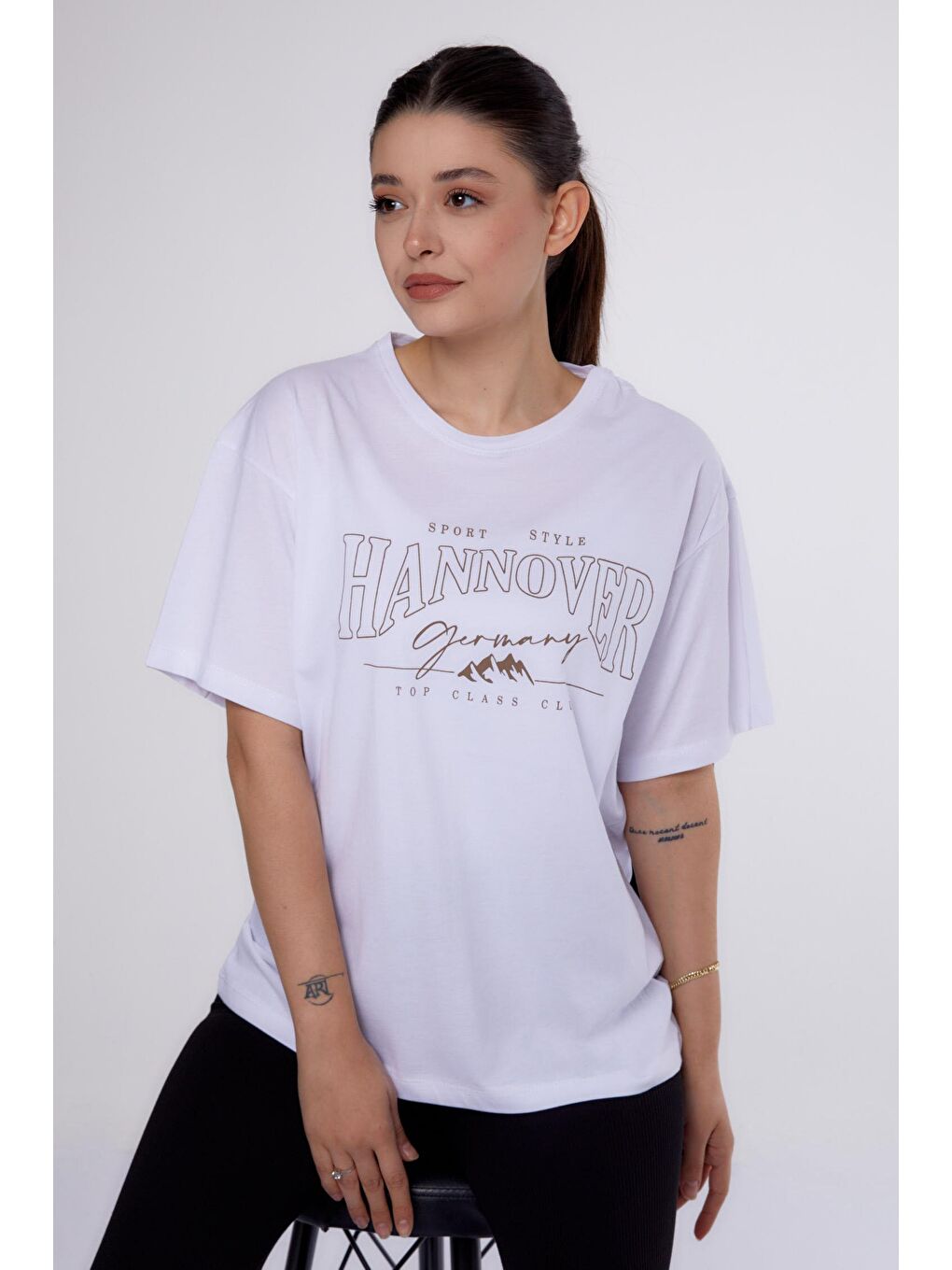 TOFİSA Beyaz Düz Bisiklet Yaka Kadın Beyaz Baskılı Kısa Kollu T-Shirt  - 25388