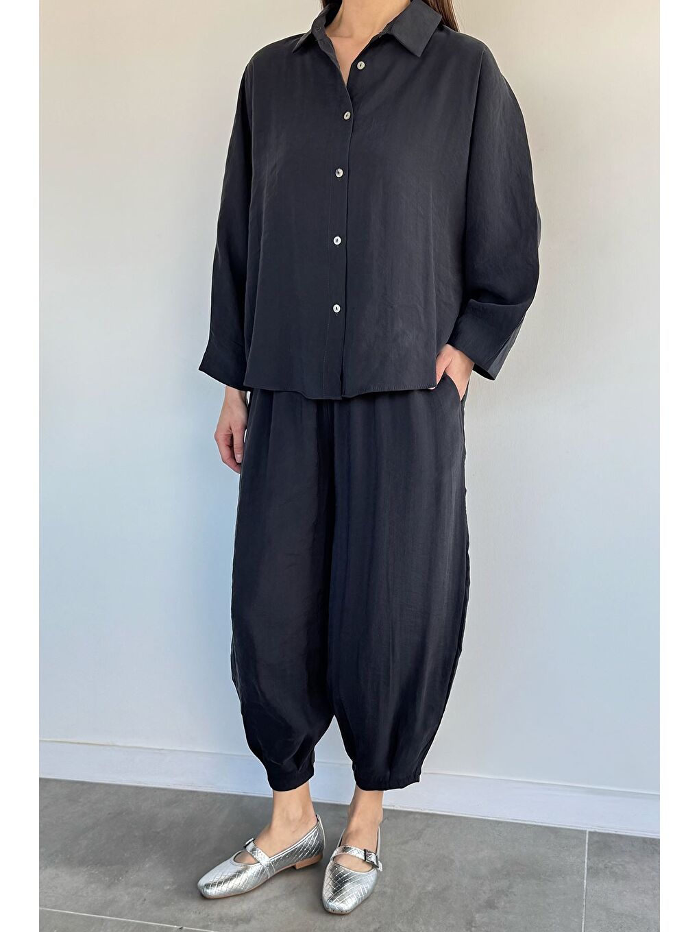 Siyah Perry Kadın Oversize Gömlek Havuç Pantolon İkili Takım-1