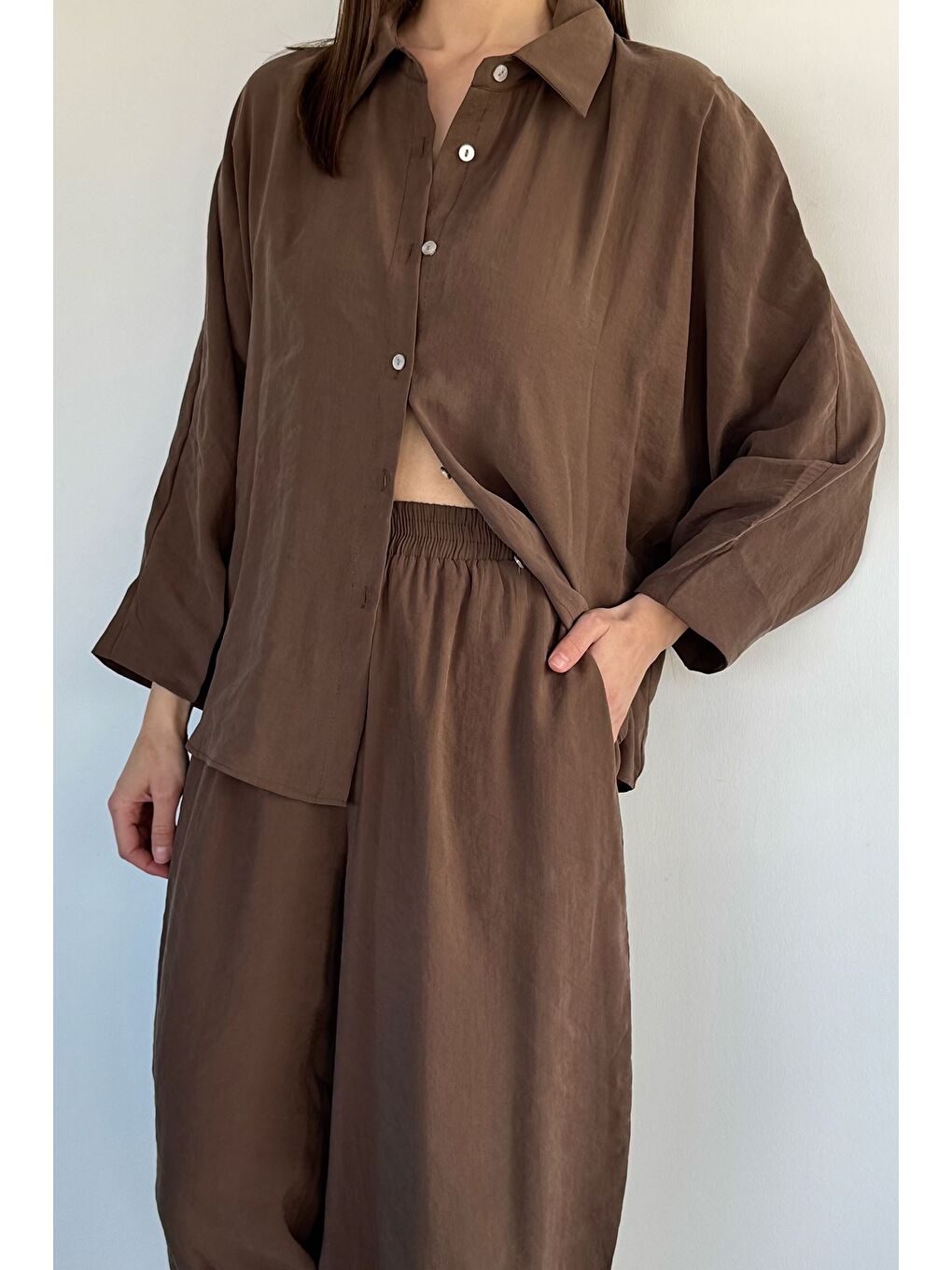 Kahverengi Perry Kadın Oversize Gömlek Havuç Pantolon İkili Takım-3
