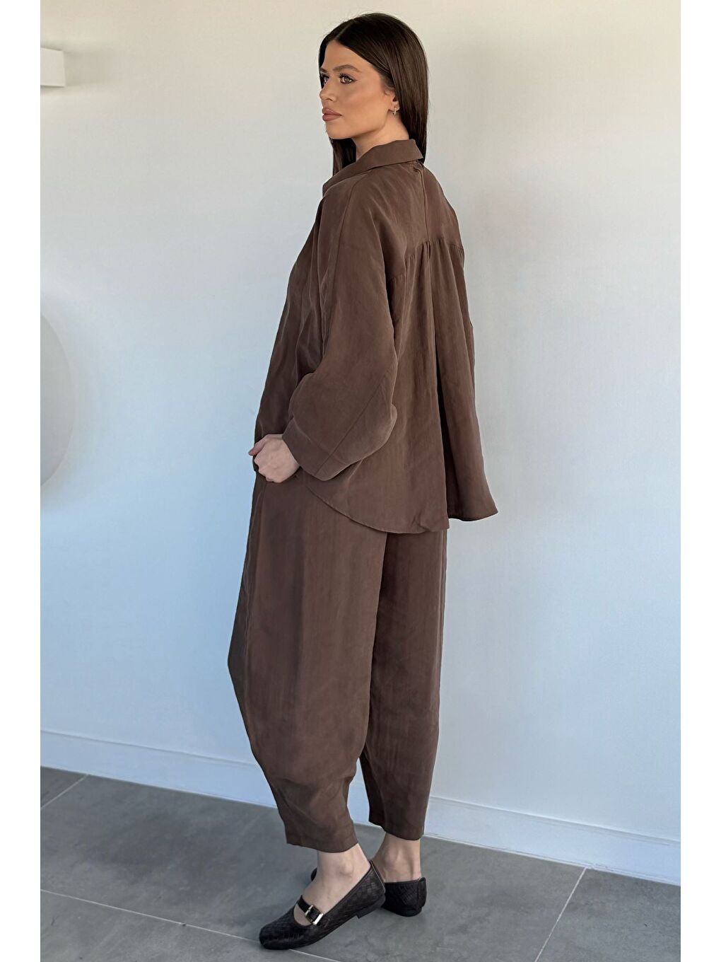 Kahverengi Perry Kadın Oversize Gömlek Havuç Pantolon İkili Takım-4