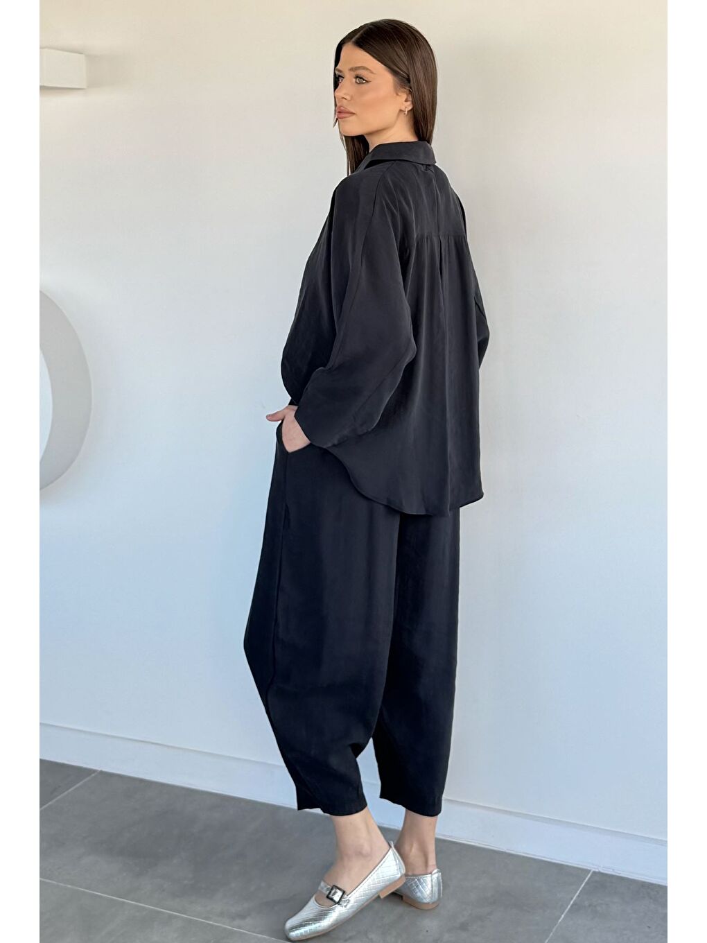 Siyah Perry Kadın Oversize Gömlek Havuç Pantolon İkili Takım-4
