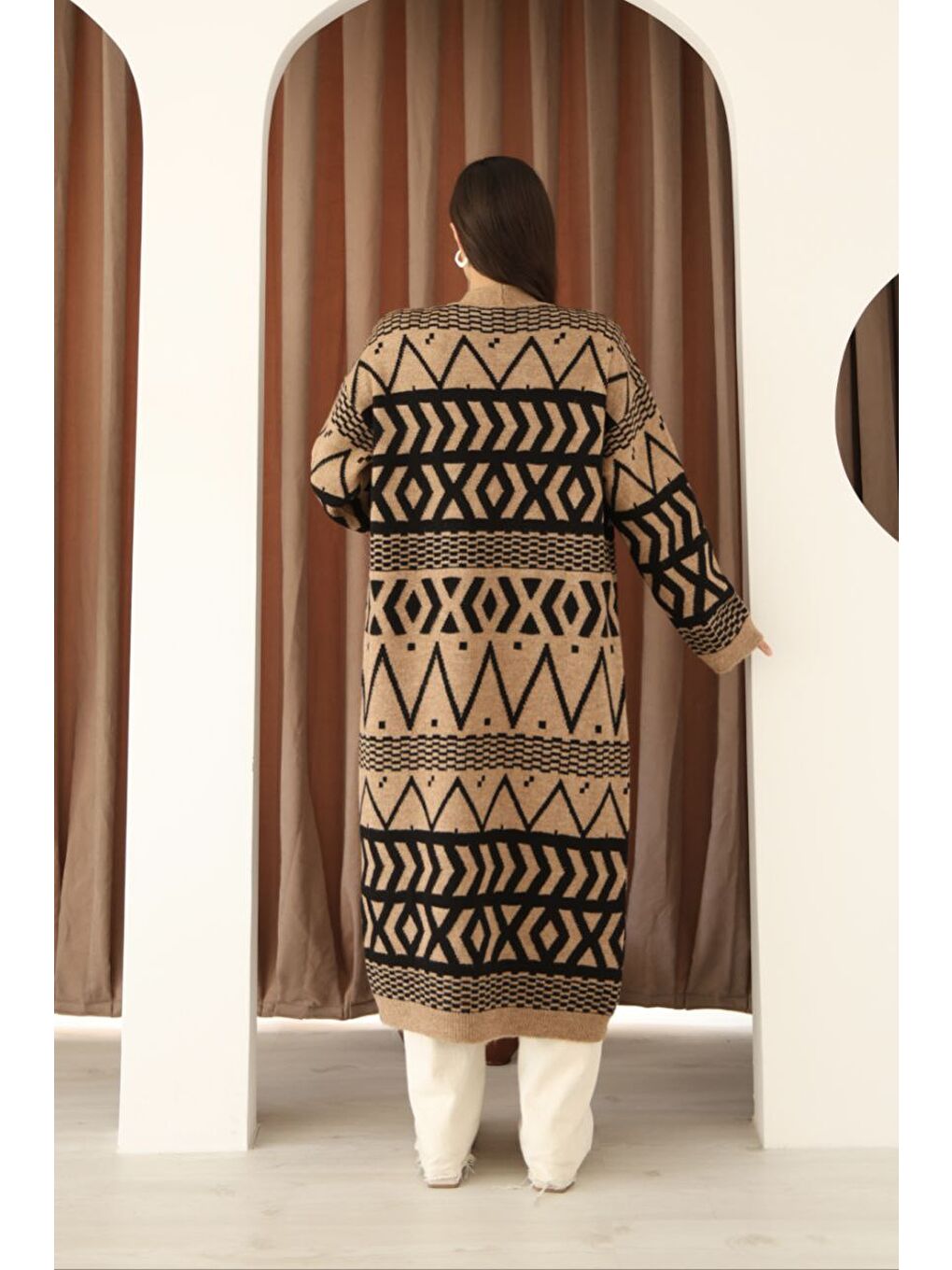 Kahverengi Desenli Saçaklı Uzun Boy Triko Hırka Kahve-3