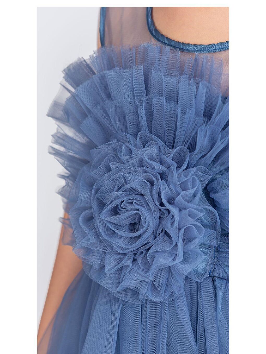 Mavi Uzun Etekli , Askılı Kız Cocuk Gül Motif Abiye Elbise M00670-9