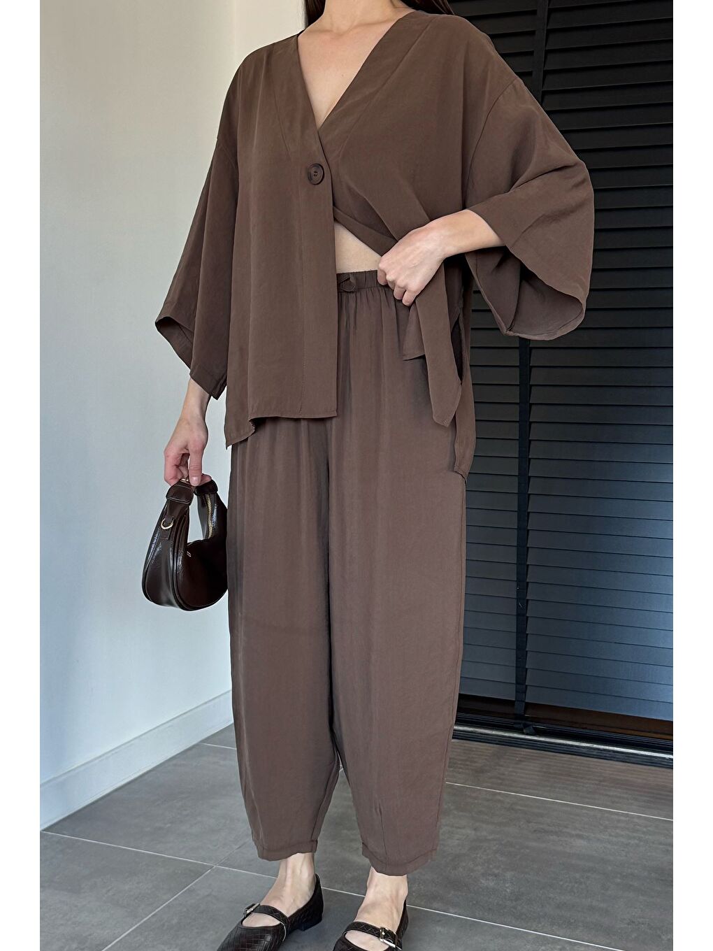 Kahverengi Perry Kadın Kısa Kol Oversize Bluz Havuç Pantolon İkili Takım-1