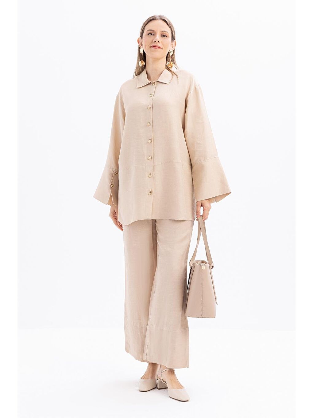 Bej-Geniş Katlamalı Yırtmaçlı Keten Pantolonlu Takım-1