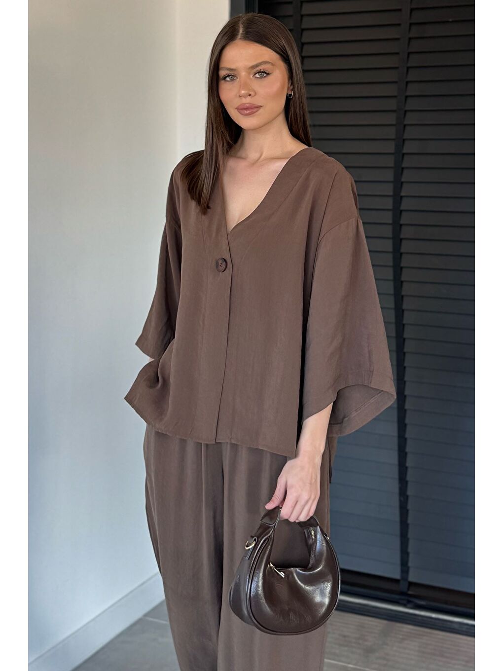 Kahverengi Perry Kadın Kısa Kol Oversize Bluz Havuç Pantolon İkili Takım-2