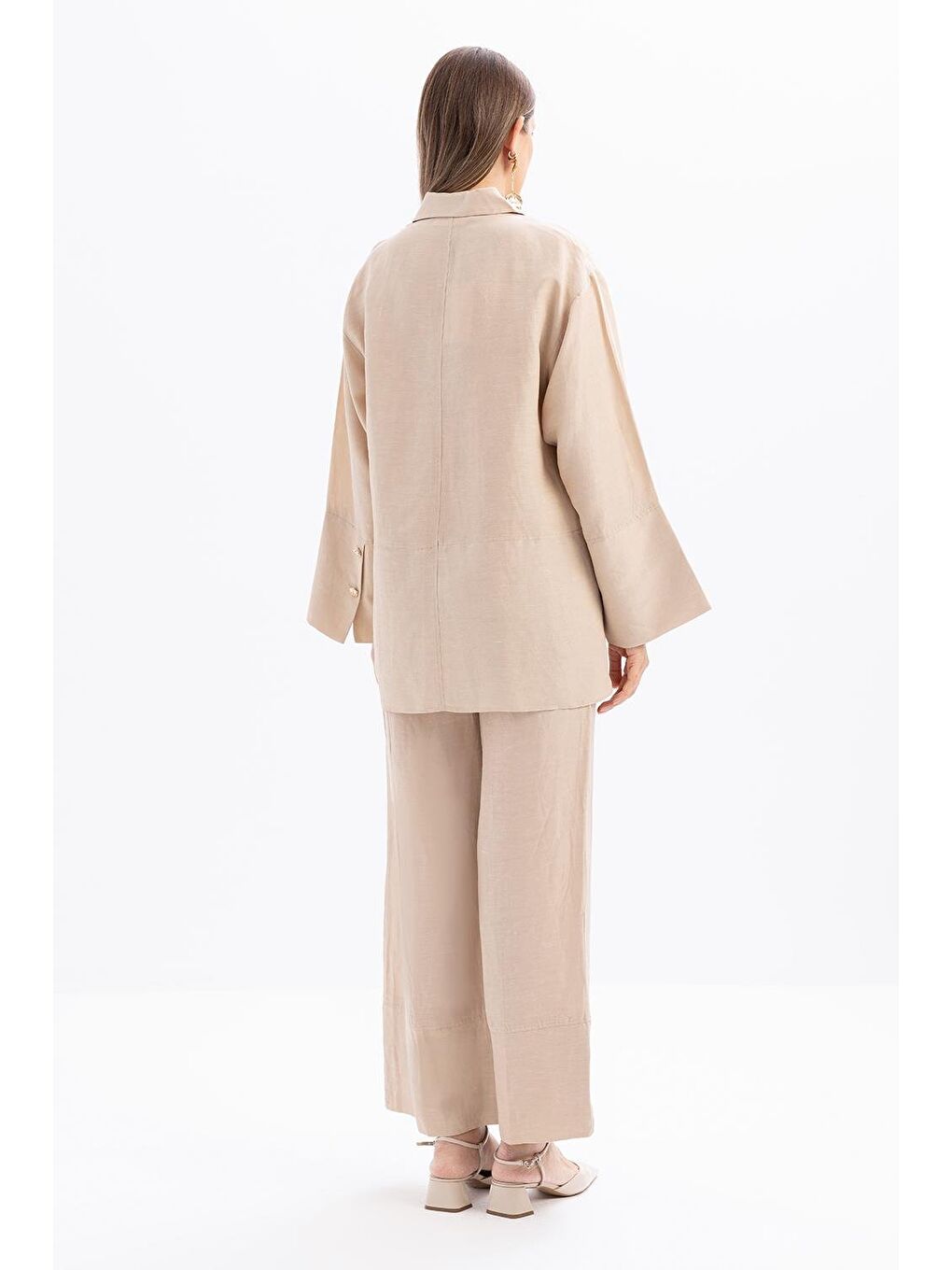 Bej-Geniş Katlamalı Yırtmaçlı Keten Pantolonlu Takım-3