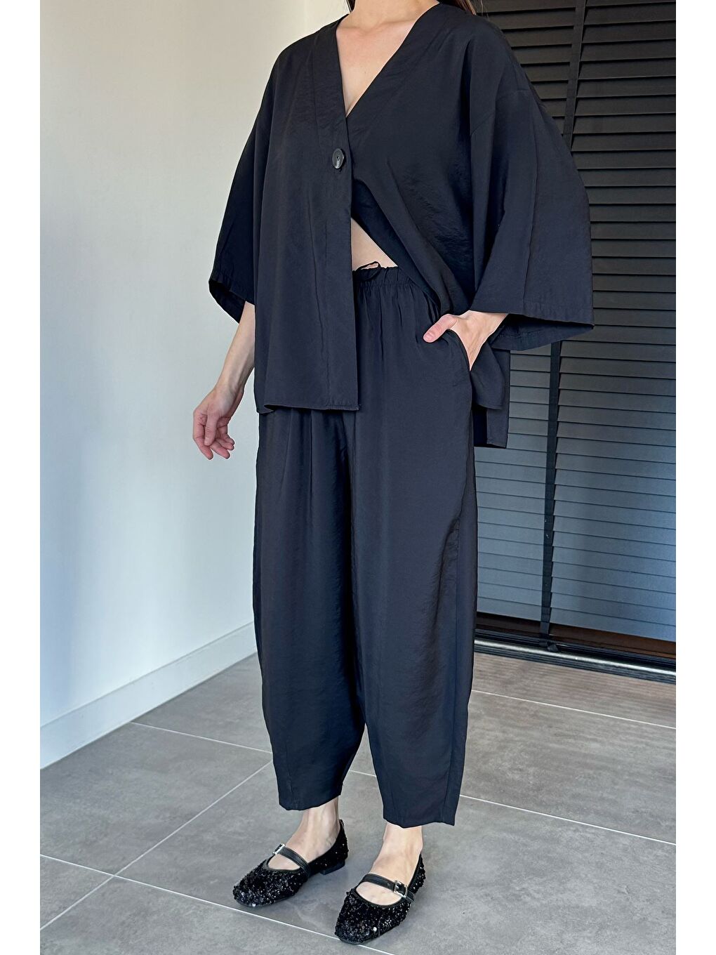 Siyah Perry Kadın Kısa Kol Oversize Bluz Havuç Pantolon İkili Takım-1