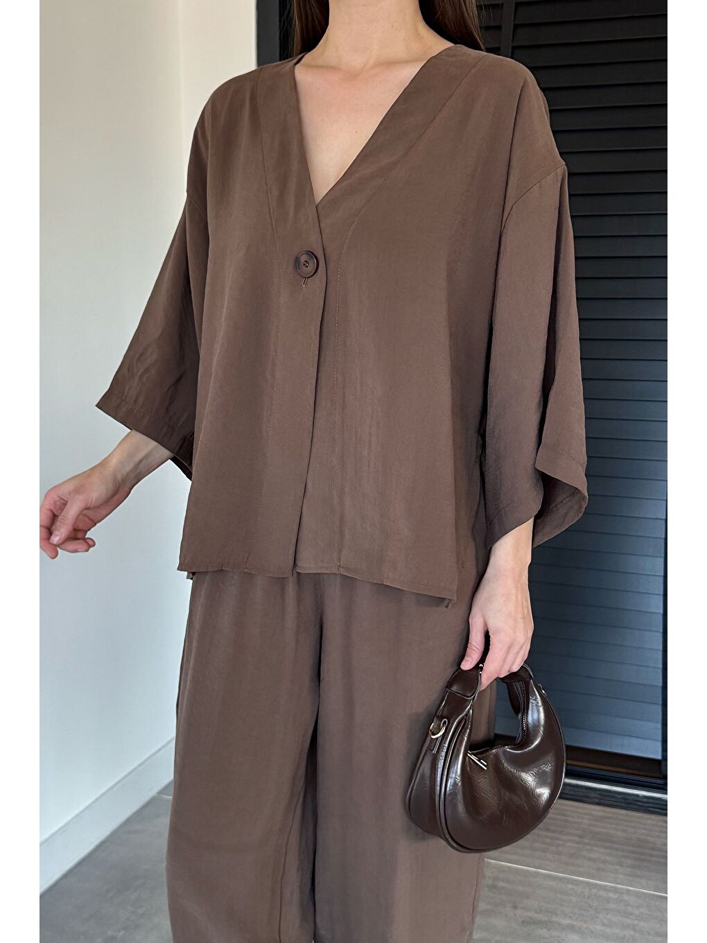 Kahverengi Perry Kadın Kısa Kol Oversize Bluz Havuç Pantolon İkili Takım-3