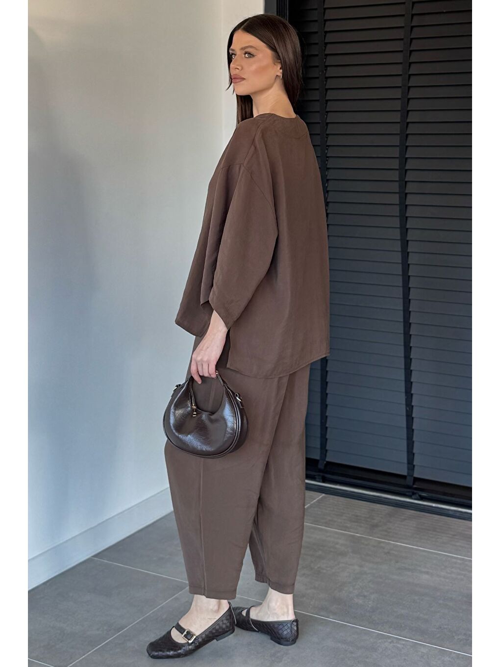 Kahverengi Perry Kadın Kısa Kol Oversize Bluz Havuç Pantolon İkili Takım-4