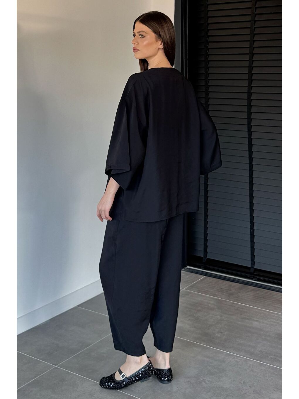 Siyah Perry Kadın Kısa Kol Oversize Bluz Havuç Pantolon İkili Takım-4