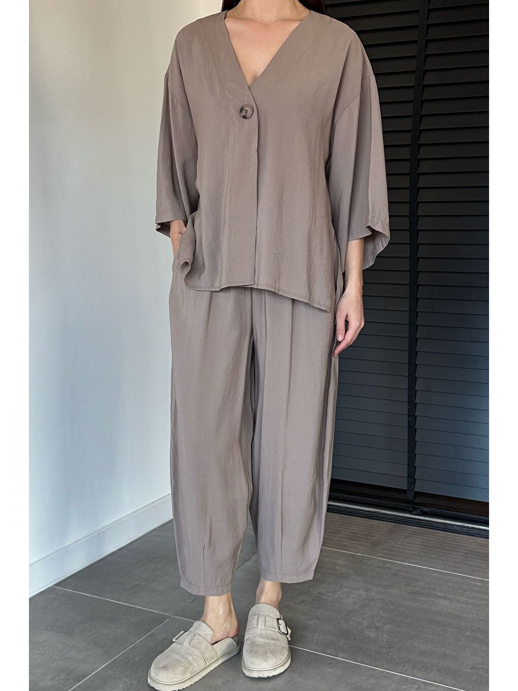 Bej Perry Kadın Kısa Kol Oversize Bluz Havuç Pantolon İkili Takım-1