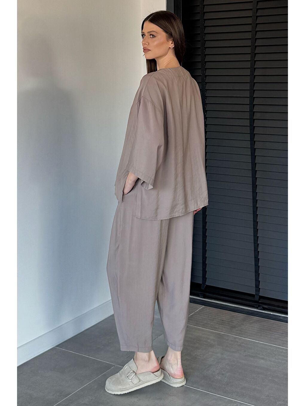 Bej Perry Kadın Kısa Kol Oversize Bluz Havuç Pantolon İkili Takım-4