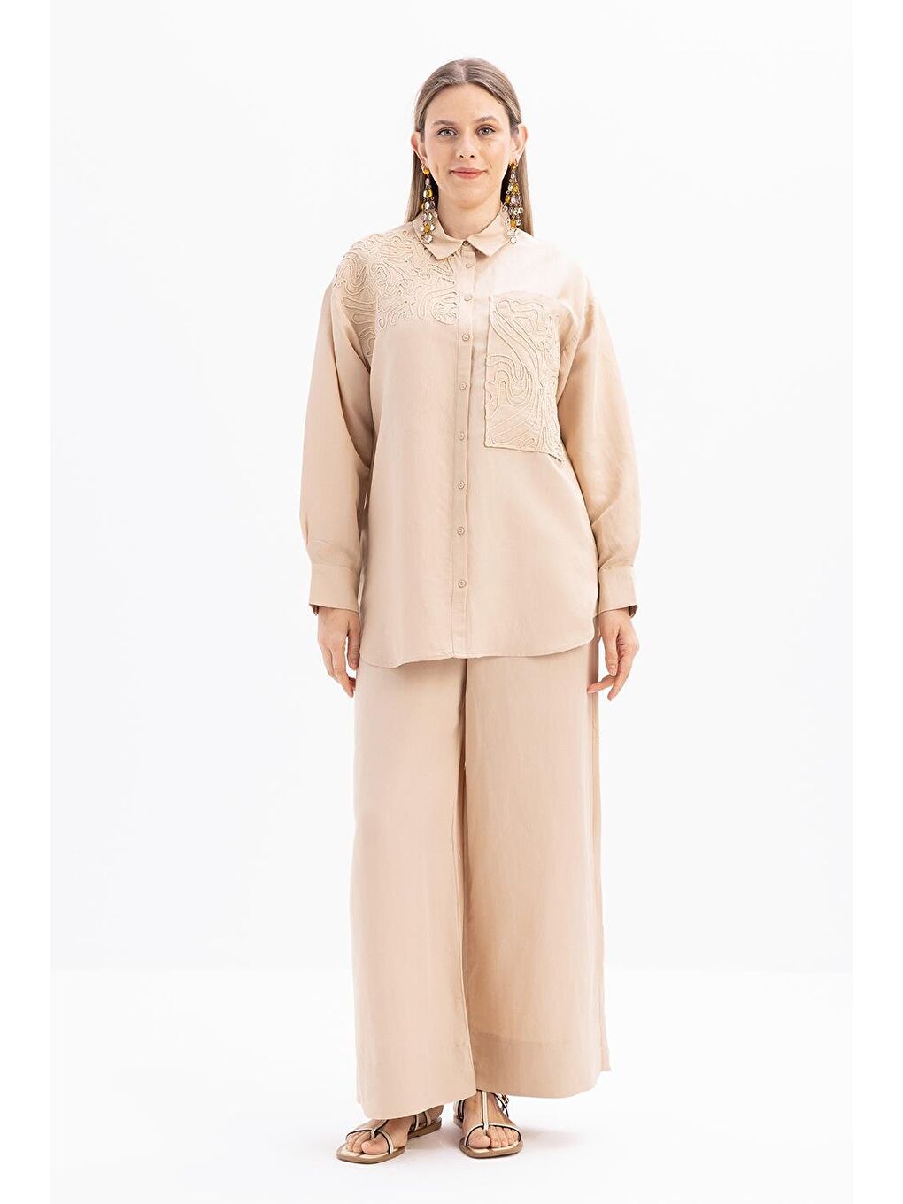 Bej-Nakış Detaylı Keten Pantolonlu Takım-1