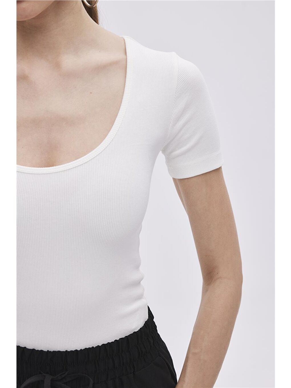 Ekru Fitilli Kısa Kollu Bluz-3