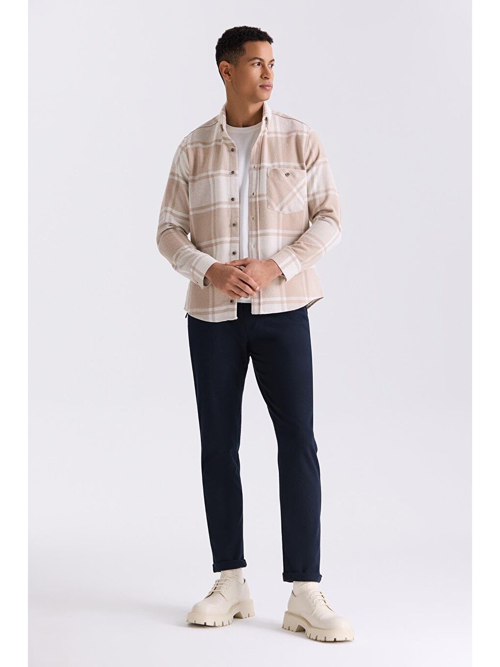 Bej Slim Fit Yaka Düğmeli Ekoseli Oduncu Gömlek-1