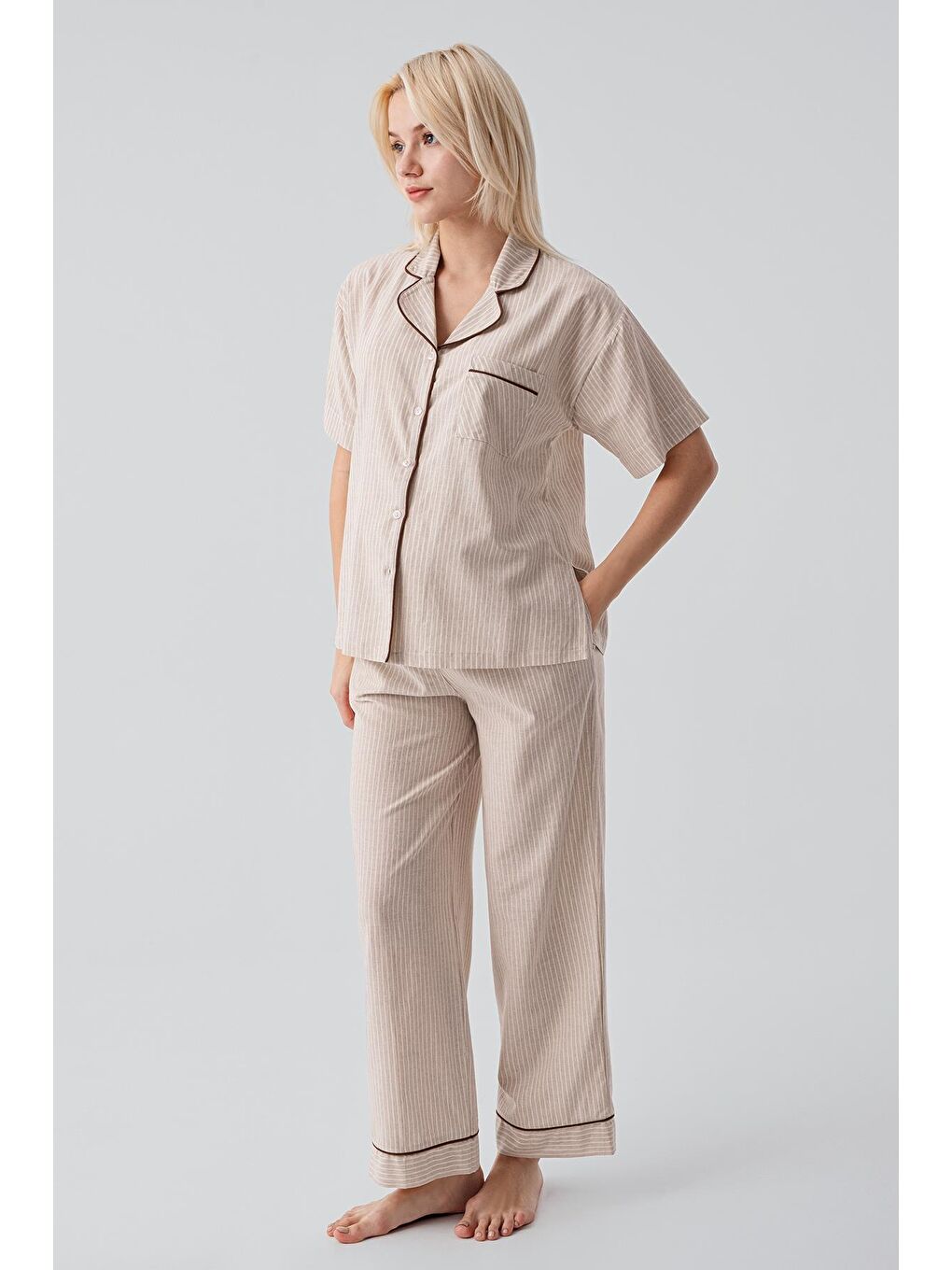 Bej Kısa Kollu Düğmeli Çizgili Dokuma %100 Pamuk Pijama Takım 19208-1