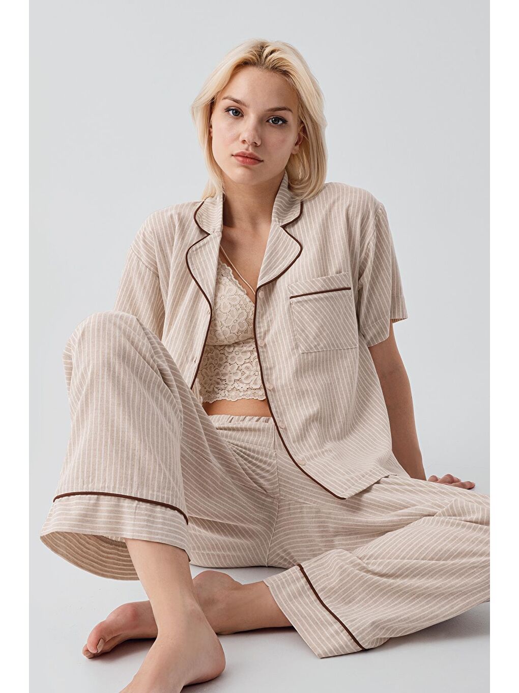 Bej Kısa Kollu Düğmeli Çizgili Dokuma %100 Pamuk Pijama Takım 19208-4