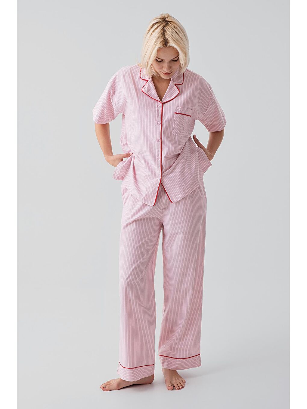 Pembe Kısa Kollu Düğmeli Çizgili Dokuma %100 Pamuk Pijama Takım 19208