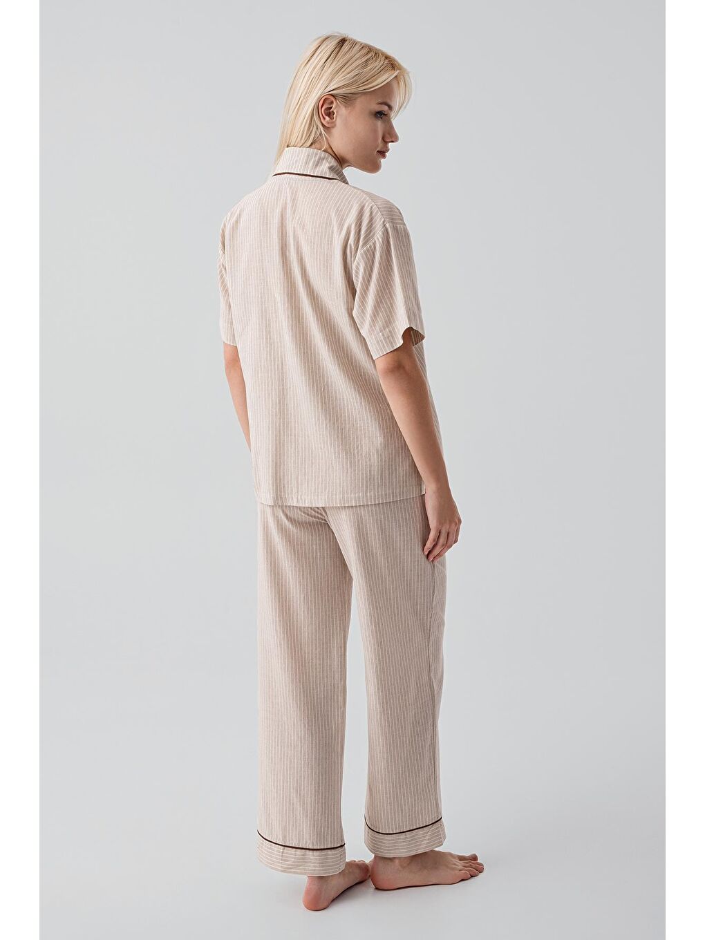 Bej Kısa Kollu Düğmeli Çizgili Dokuma %100 Pamuk Pijama Takım 19208-7