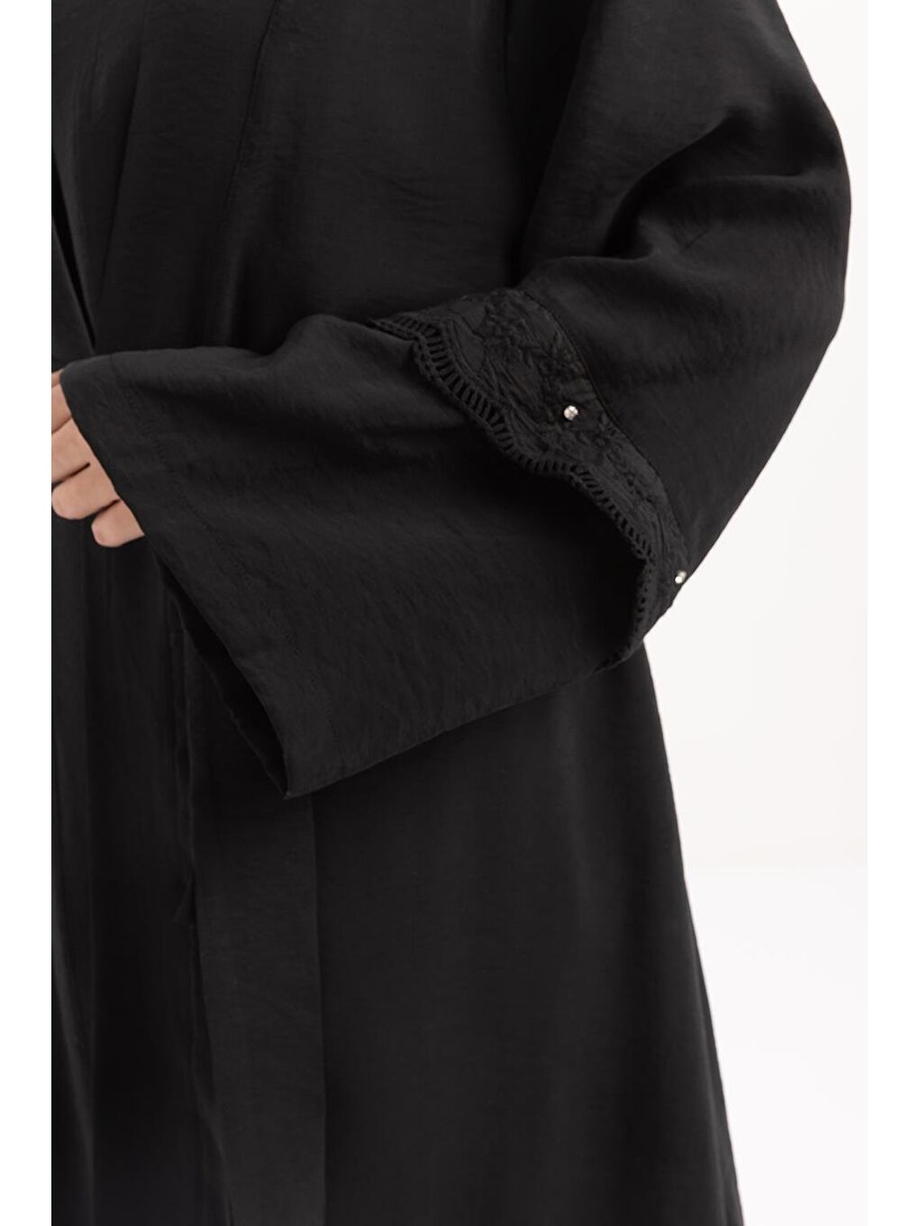 Siyah-Kolu Fisto Detaylı Modal Pantolonlu Takım-4