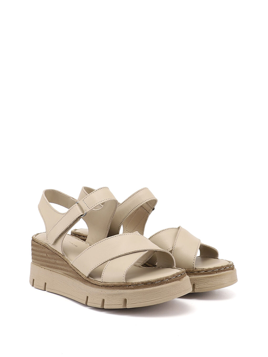 Bej Kadın YENİ BEJ Çapraz Bantlı Dolgu Topuklu Hakiki Deri Sandalet-3