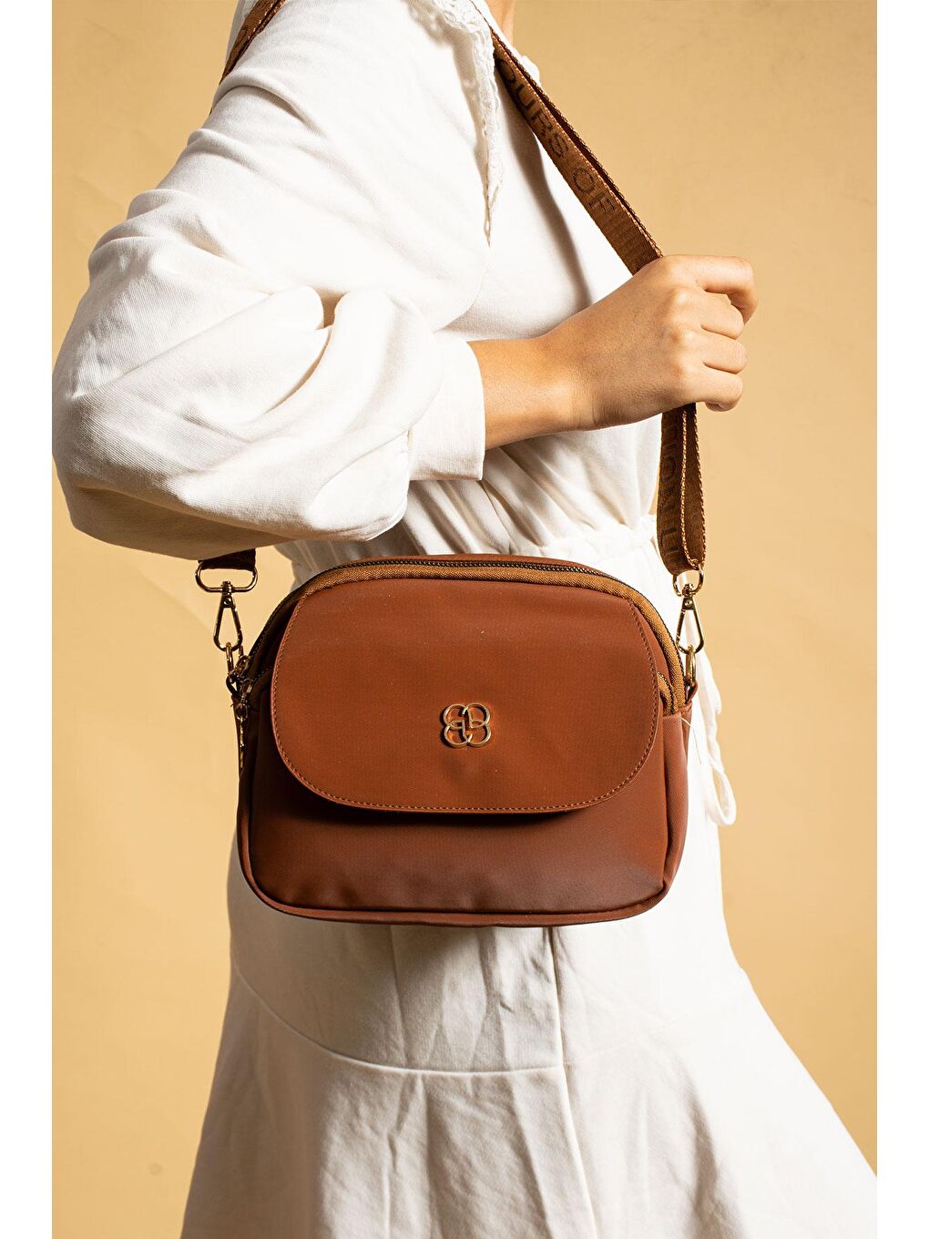 Kahverengi Ayarlanabilir Askılı 3 Bölmeli Fermuarlı Ön Kapaklı Kadın Omuz Çantası BAG5013-23