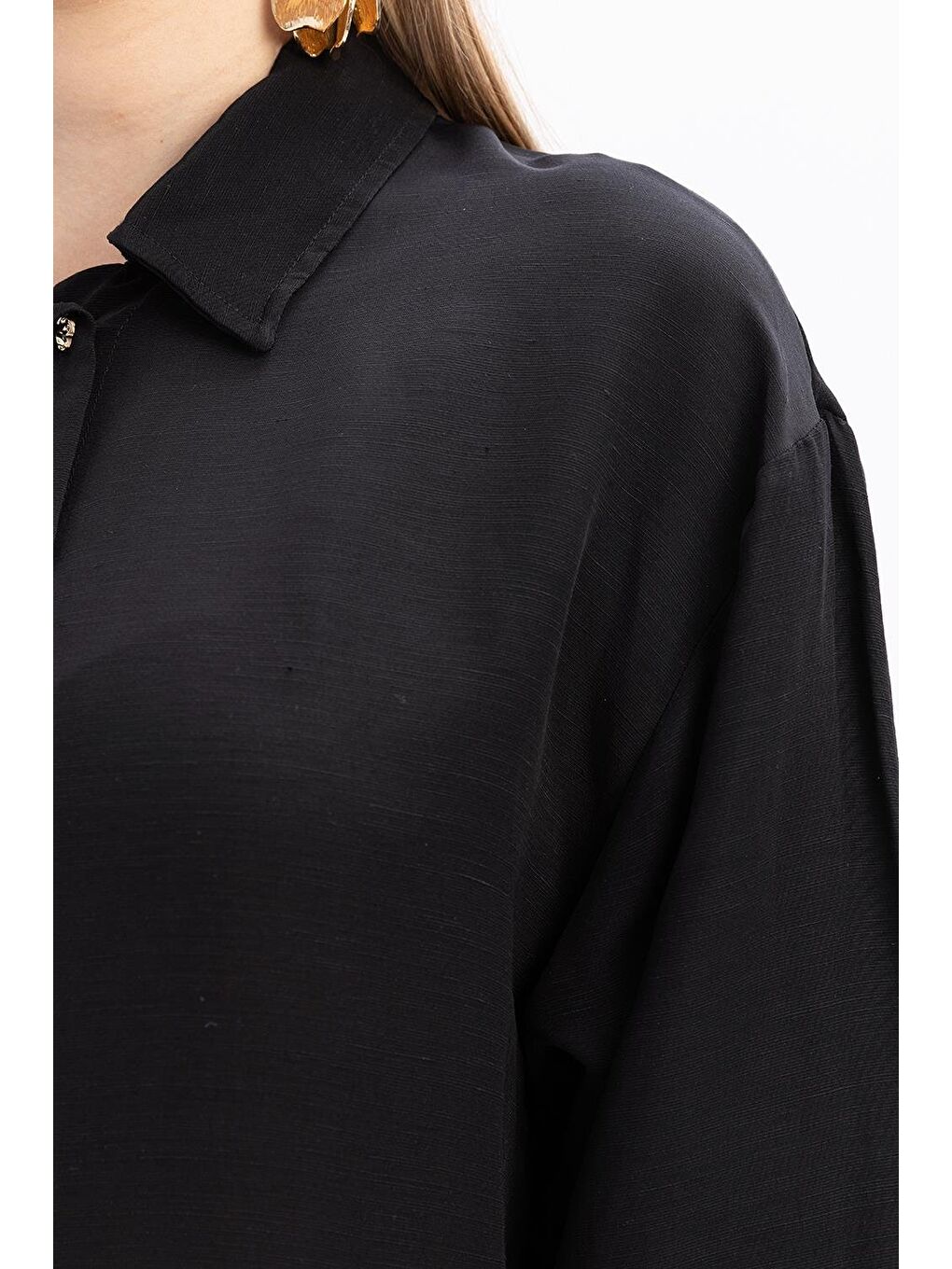 Siyah-Geniş Katlamalı Yırtmaçlı Keten Pantolonlu Takım-5