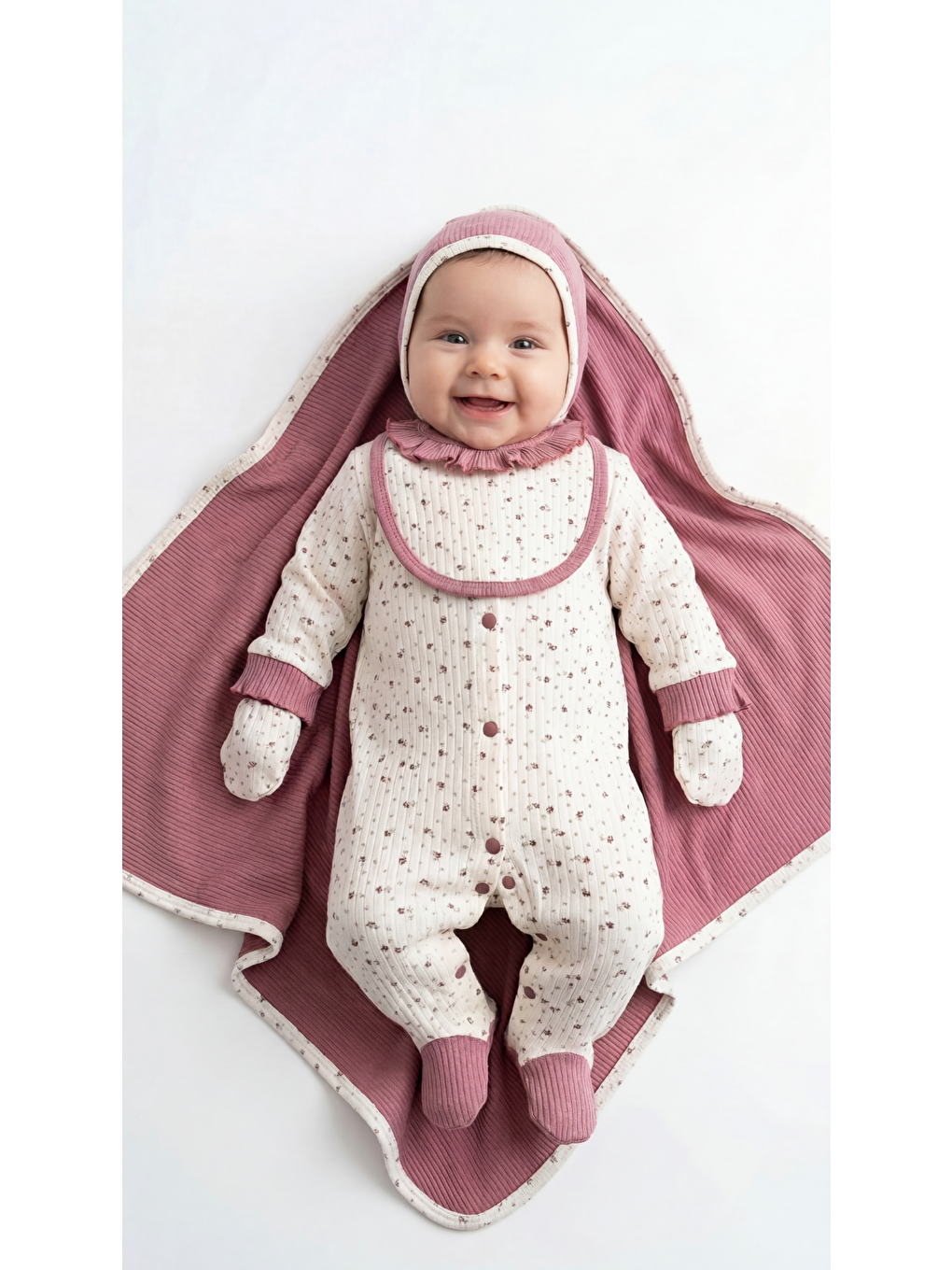 Mürdüm Çiçek Desenli Fırfırlı Bataniyeli 5'Li Kız Bebek Yenidoğan Takımı-2