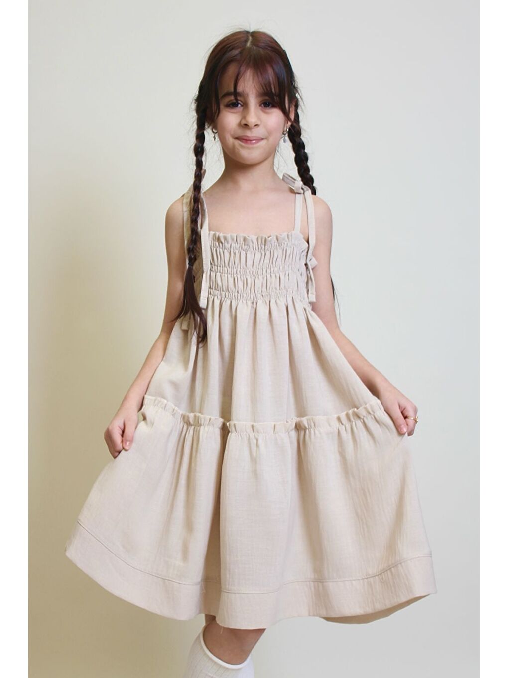 Ekru Kız Çocuk Göğüs Büzgülü Askılı Kollu Keten Elbise 12250-1